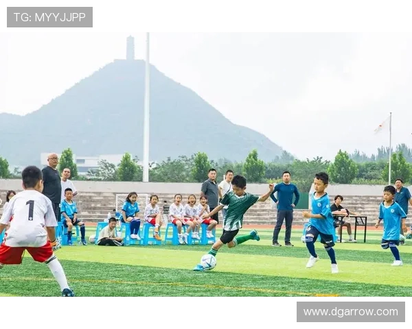 米娜瓦尔寄语喀什杯青少年足球赛：以绿茵为桥，共筑团结梦想(2)